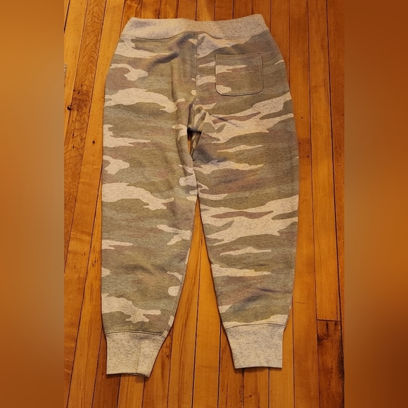 Aerie Army Pattern Joggers Size Small - Picture 2 of 3